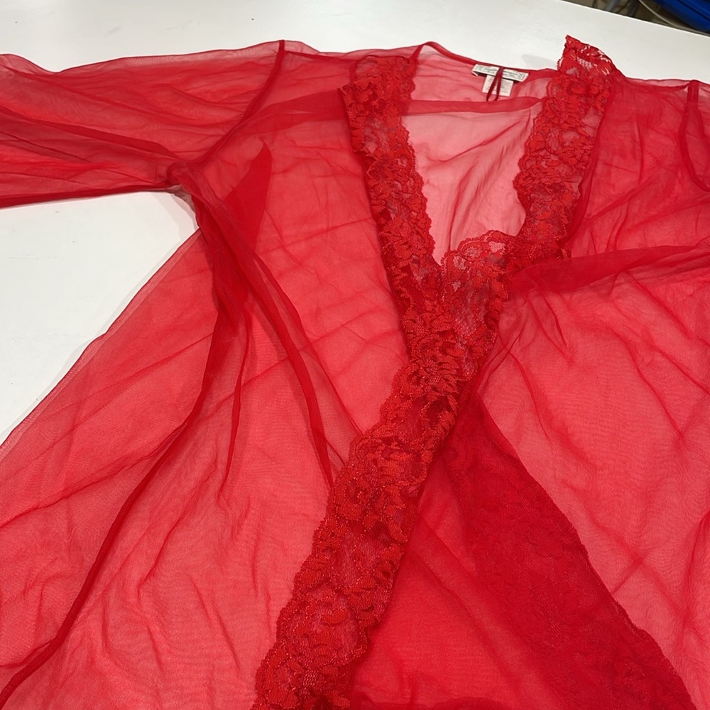 Sophia Morgan, red vintage, looking rope